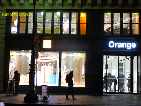 法國最大電信Orange營業(yè)廳透明LED顯示屏項(xiàng)目