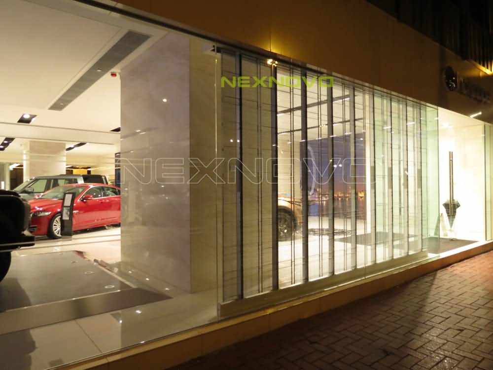 香港銅鑼灣路虎Landrove4S店透明LED顯示屏項目(圖1)