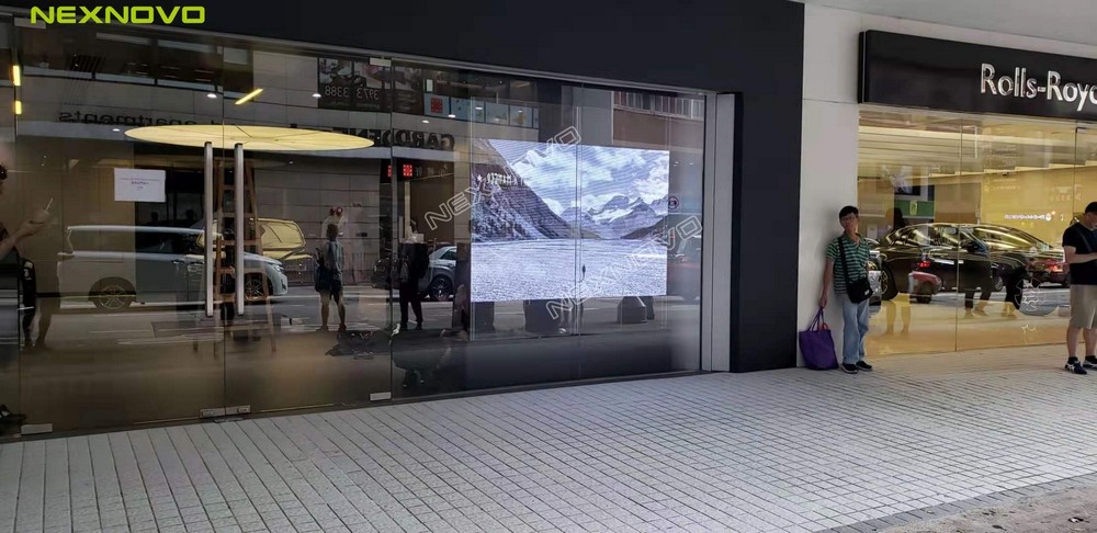 香港Rolls Royce 店透明LED顯示屏項(xiàng)目(圖1)