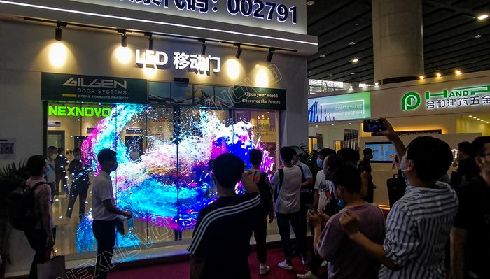 晶泓LED光電玻璃屏，建博會大放異彩，燃爆展會現(xiàn)場！(圖6)